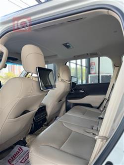 تۆیۆتا لاند کروزەر